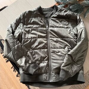 Abercrombie and Fitch Men’s Reversible olive green bomber jacket size XL